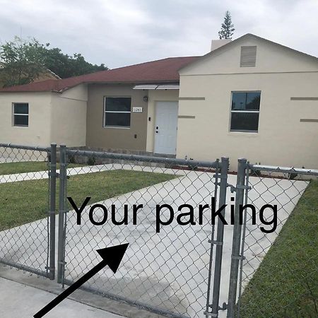 Your House In Miami Eksteriør bilde